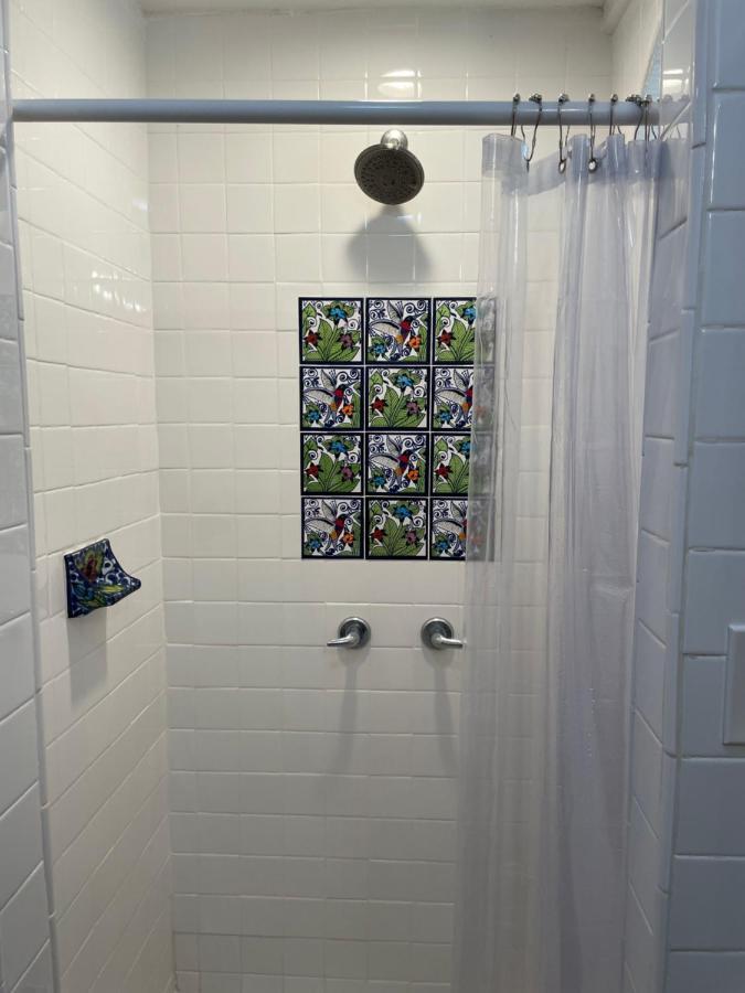 Private Room W/ Private Full Bathroom & Wifi & Ac & Shared Kitchen In Los Angeles Eksteriør billede